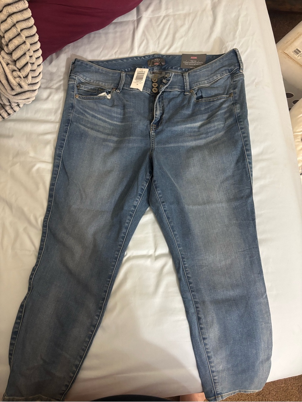 torrid Women's Jegging Jeans in Light Blue Wash